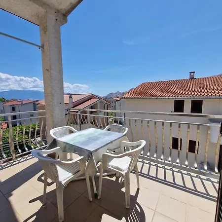 Dora Apartment *