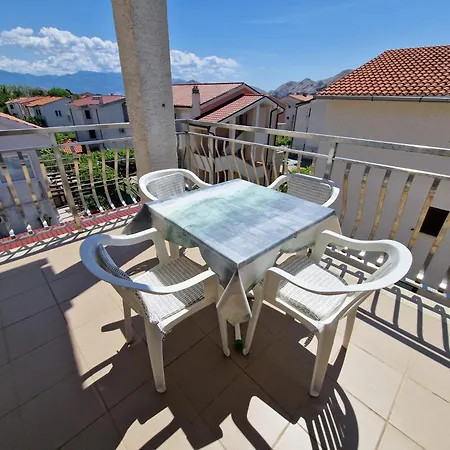 Dora Apartment *